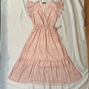 Women’s pink floral dress size medium